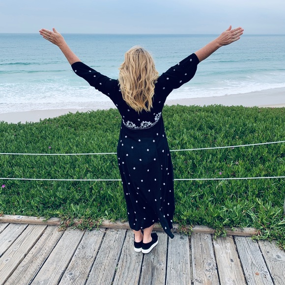 Meet your Posher, Erin 👗 POSH AMBASSADOR - Picture 7 of 11